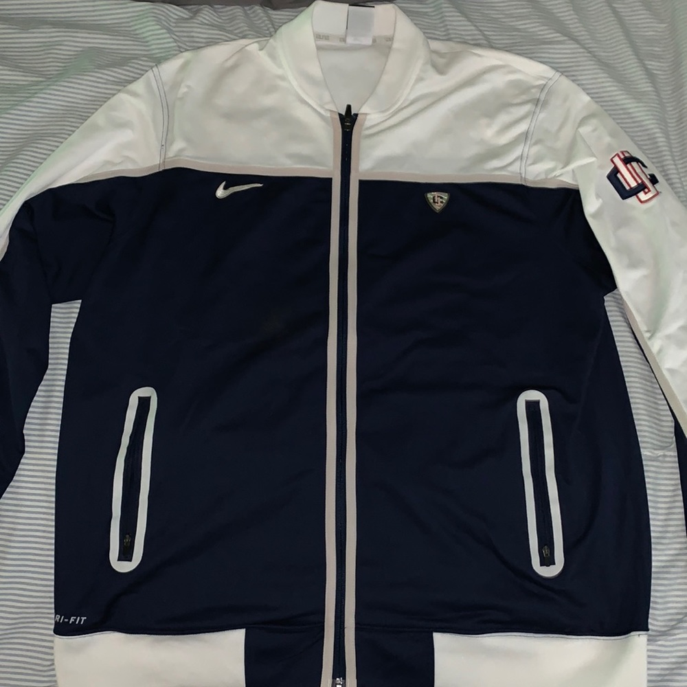 Nike Elite Basketball UConn university of Connecticut travel jacket XL